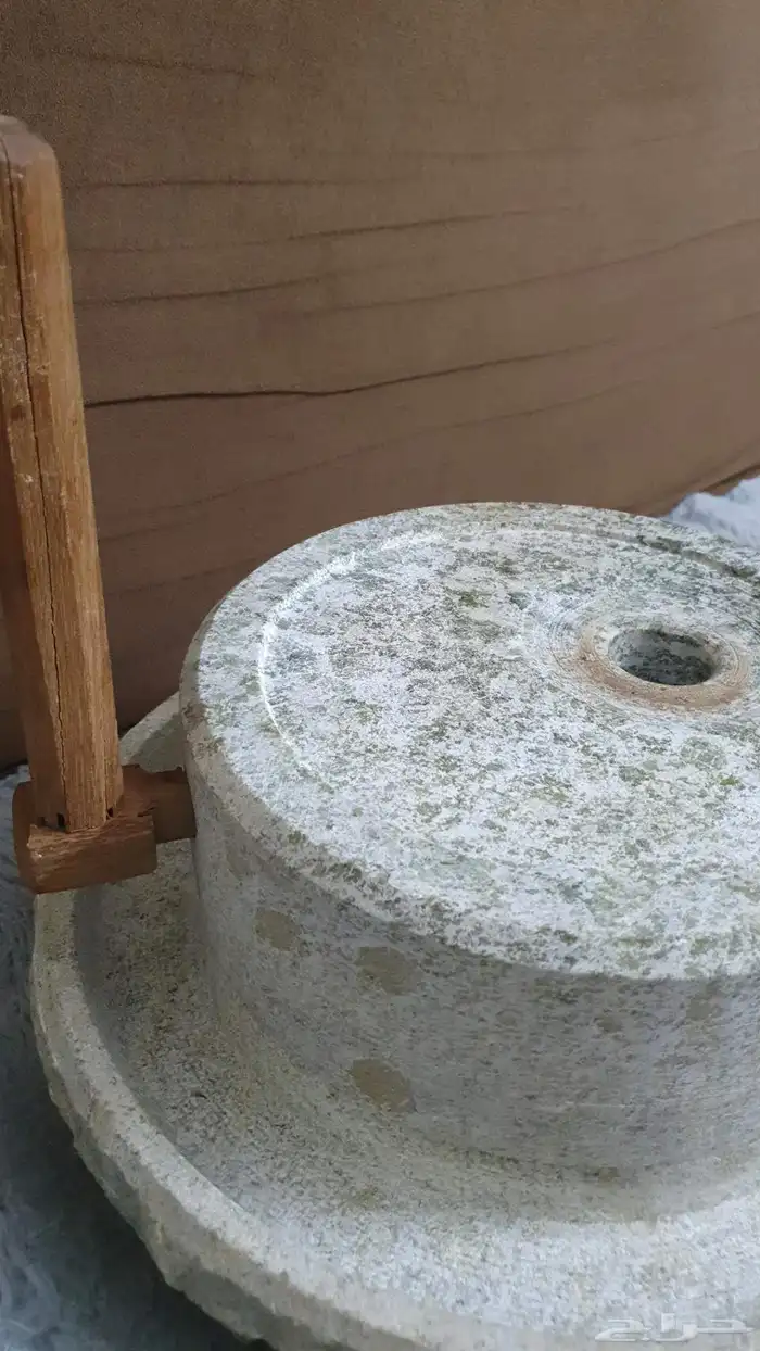 مطحنه رحى قديمه 0