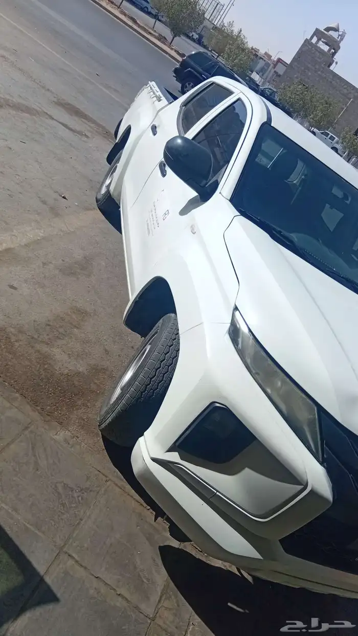 مستبيشي ال 200 الموديل2023 4