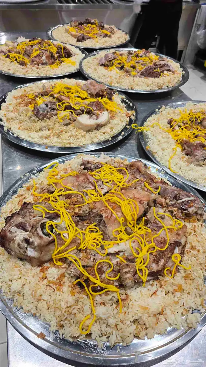 ذبايح حريه مع الطبخ حنيذ بالمرخ شي يبيض الوجه للامانه 8