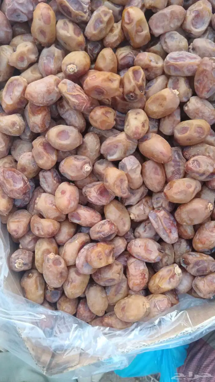 يتوفر لدينا تمر خلاص 2