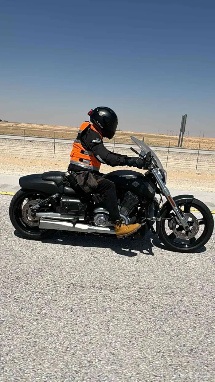 harley Davidson vrod muscle 2009 41k odo 42 000sar 0