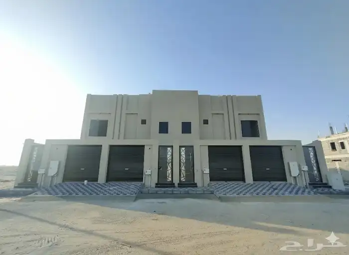 للبيع دبلكسات تاون هاوس في حزم ام الساهك مشطب وجاهزه للسكن 0