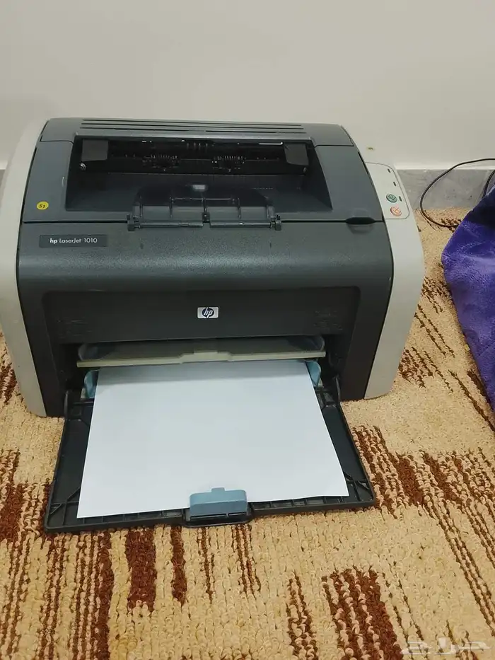 كمبيوتر مكتبي مع طابعة 4