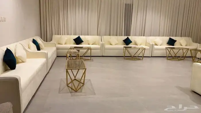 يوجد لدينا صبابين قهوجين نساء ورجال يوجد لدينا كراس 7
