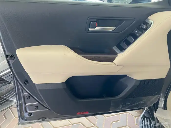 لاندكروزر جي اكس ار الساير L5 2025 6