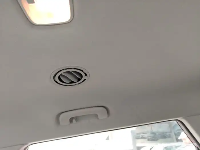 كيا KN ( كارينز 7 ركاب بصمة و شاشة) موديل 2025 28