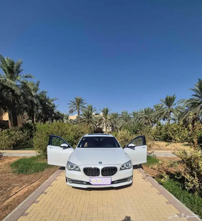 BMW 730 موديل 2015 ممشى قليل خالي من الرشوش 2