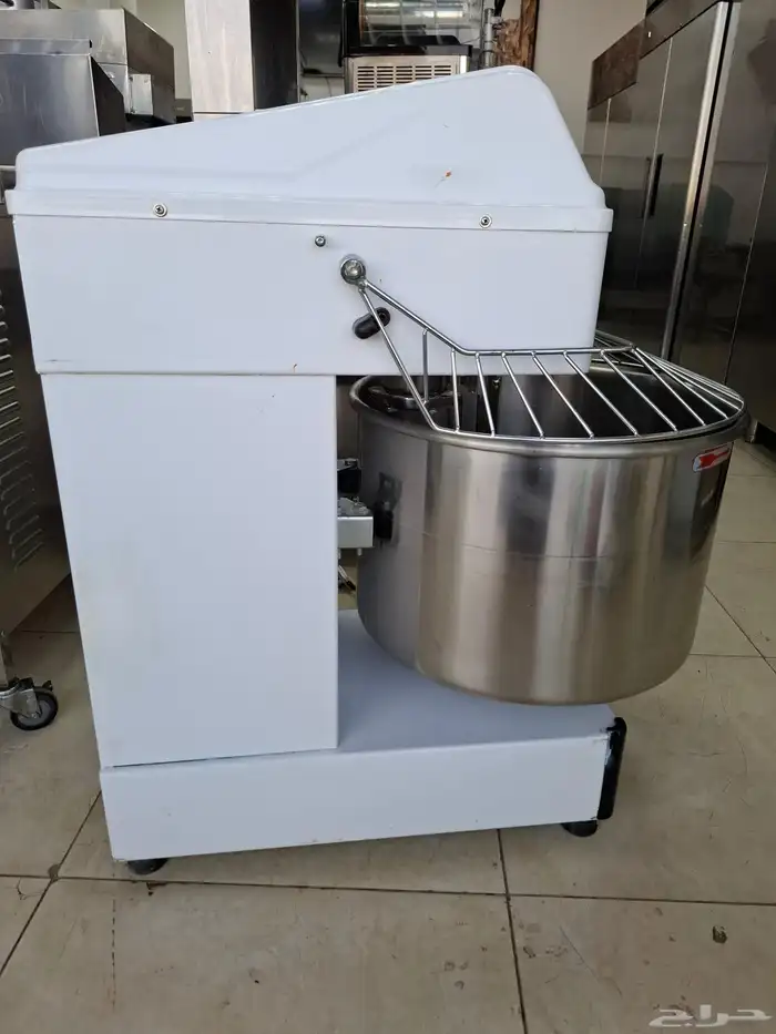 مضرب حلويات عجانه 64 لتر شبه جديد جدآ 1