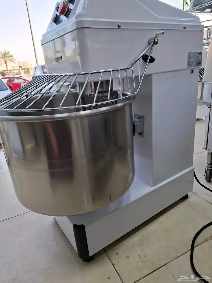 مضرب حلويات عجانه 64 لتر شبه جديد جدآ 3