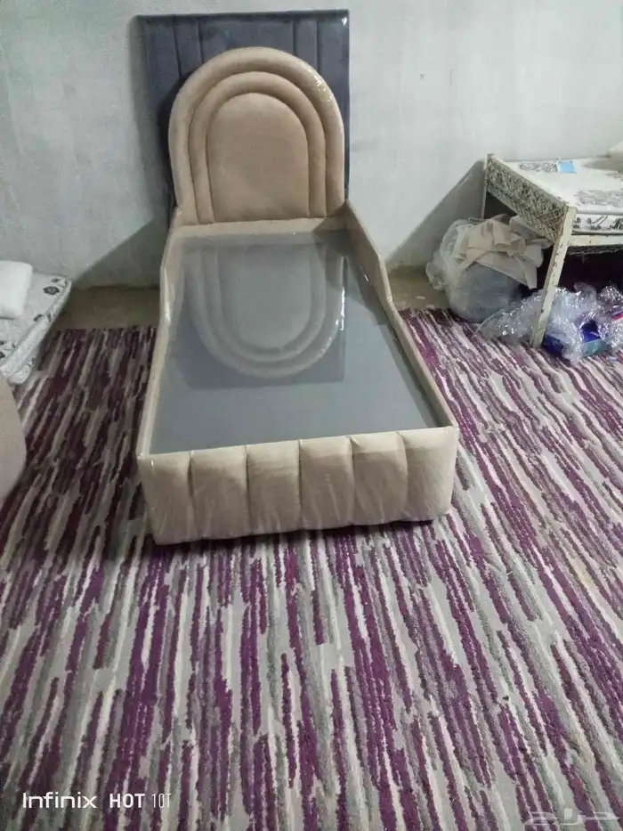 كنبات وستائر وبكسات نوم. المظيلف 8