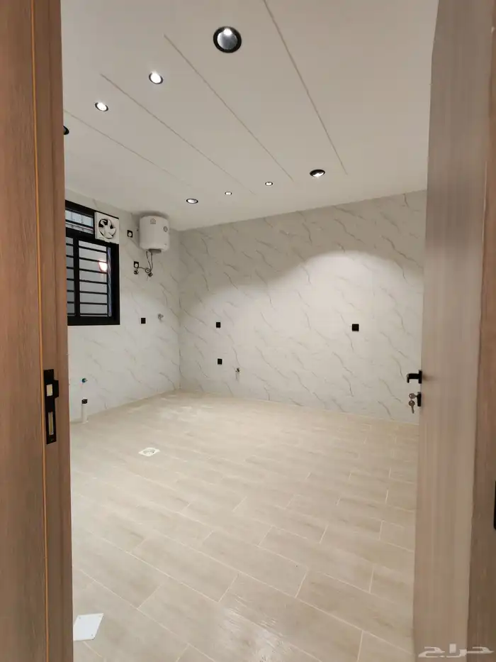 للبيع في احد رفيده شقه دور ارضي مع بايكه سياره بسعر 540 الف 14