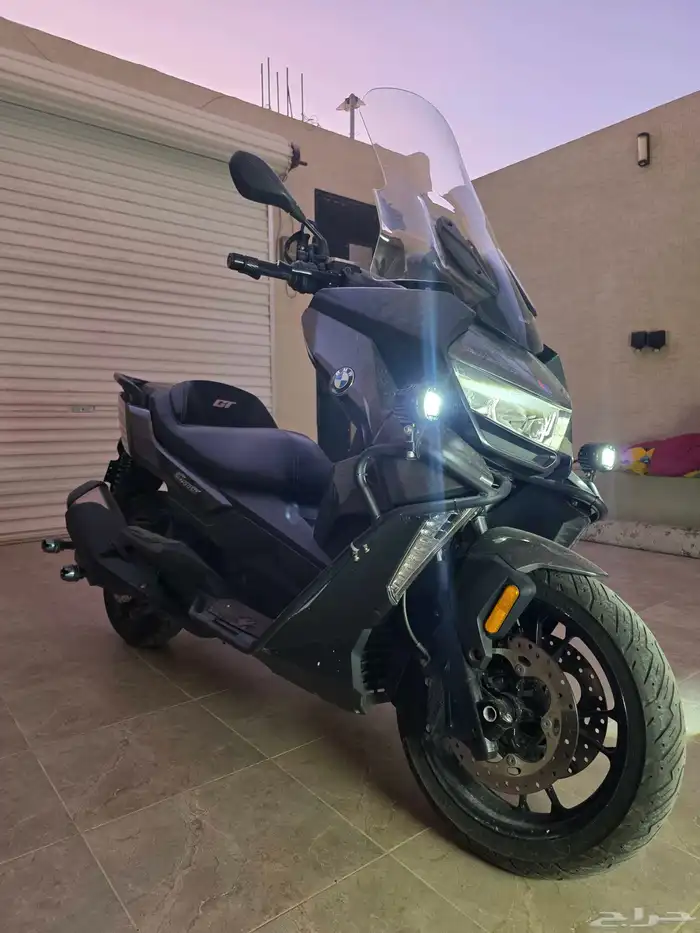 دباب BMW c400 gt 2022 2