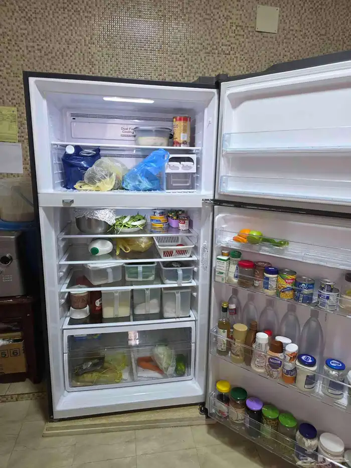 ثلاجه هاتشي استخدام 6شهور عليه ظمان سنتين اشتريته 4068 0