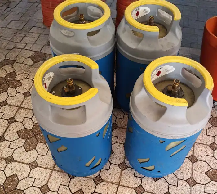 اسطوانة غاز فيبر كبيره جديد مع صمام السعر 385ريال فقط 0