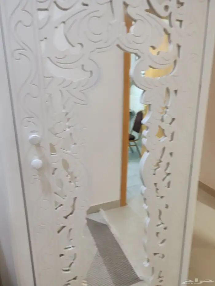 للبيع دولاب عبايات المقاس الطول مترين العرض 90 0