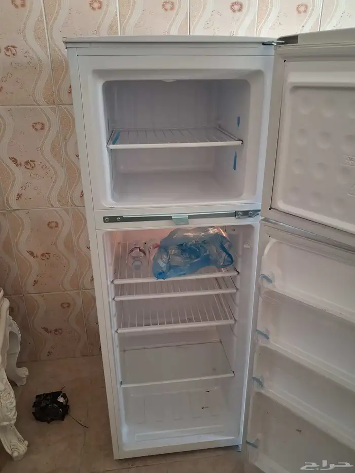 ثلاجه لبيع شبه جديده 1