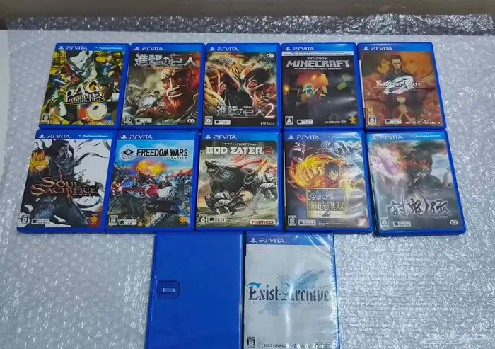 سوني PS Vita مع اغراضه والاشرطه 1