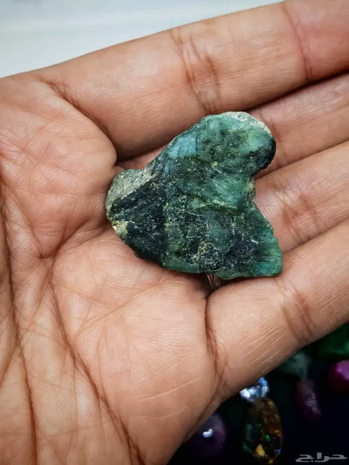 الماس او كريستال ياقوت زمرد اوبال زفير بولدر اوبال 18