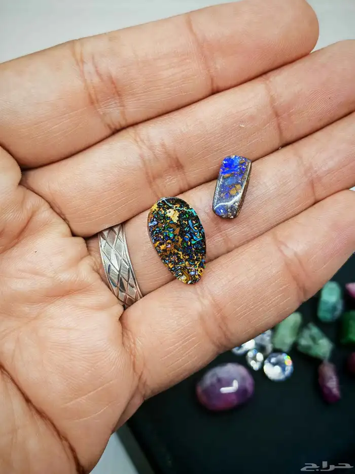 الماس او كريستال ياقوت زمرد اوبال زفير بولدر اوبال 17