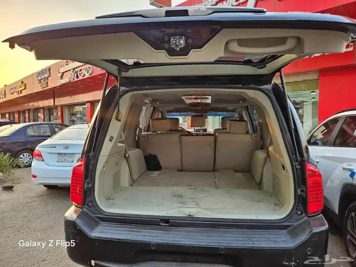 Infinity QX-56 for immediate sale. engine gearbox excellnt 6