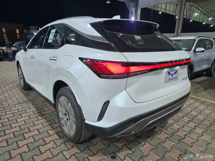 لكزس Rx. 2025. متاح كاش وتقسيط 5