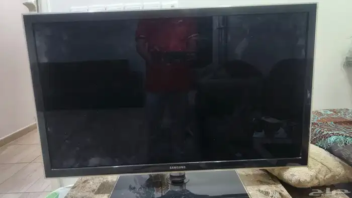 للبيع شاشة تلفزيون من شركة سامسونج في الخراب في خط 1