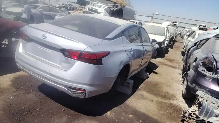 قطع غيار نيسان التيما 2022 6