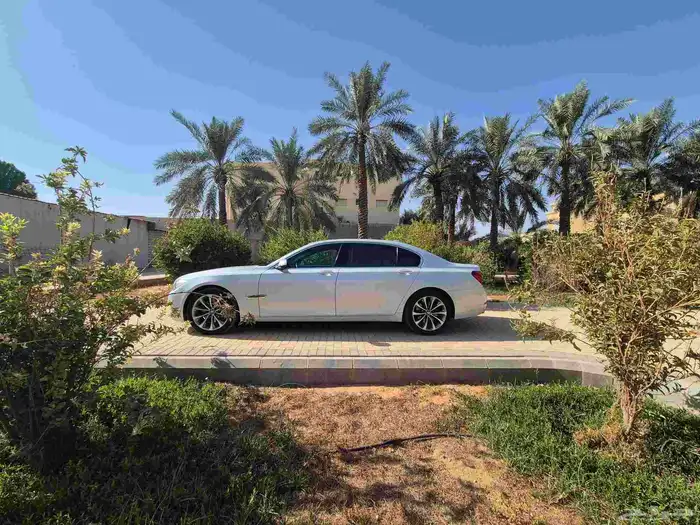 BMW 730 موديل 2015 ممشى قليل خالي من الرشوش 5