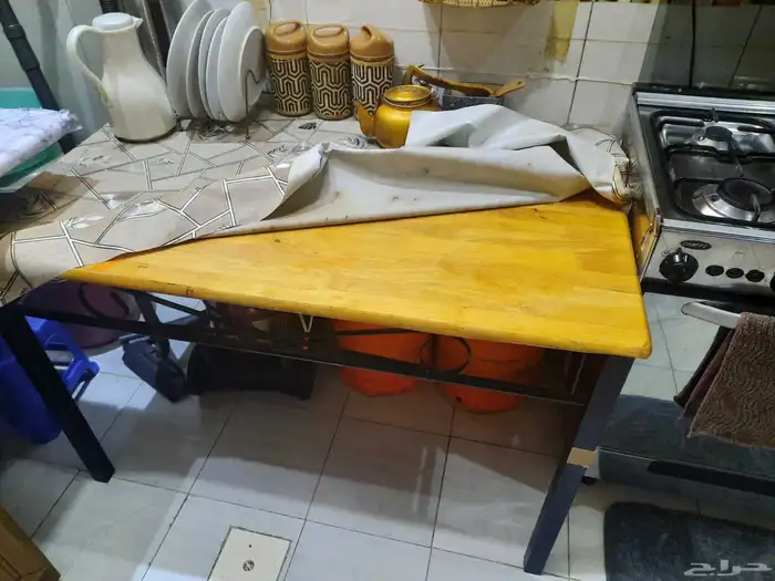 طاوله للبيع 0