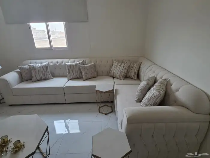 للبيع طقم كنب مع طاولات 1