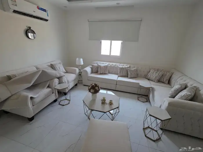 للبيع طقم كنب مع طاولات 2