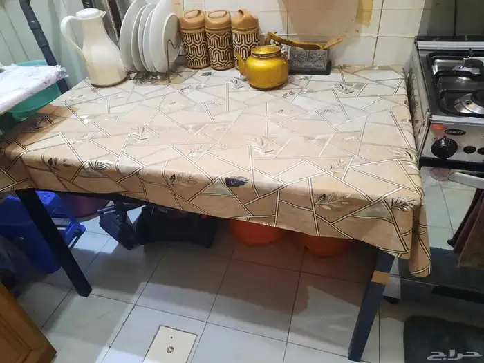 طاوله للبيع 1