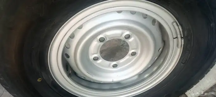 السلام عليكم ورحمه الله وبركاته لدينا جنط شنبر اصفار معا كفر 3