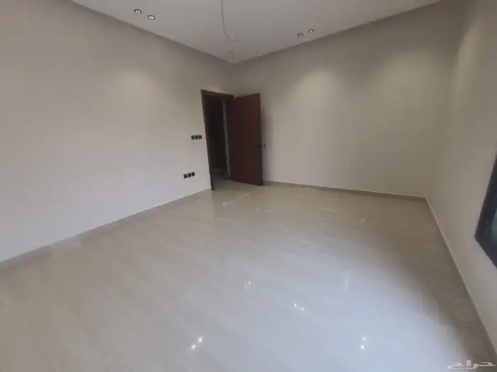 للبيع شقه تمليك علويه دبلكس جديده فى حى احد بالدمام 4