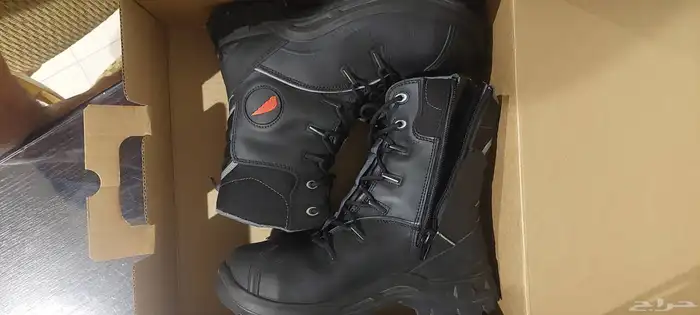 Boots red wings مقاس 42 0