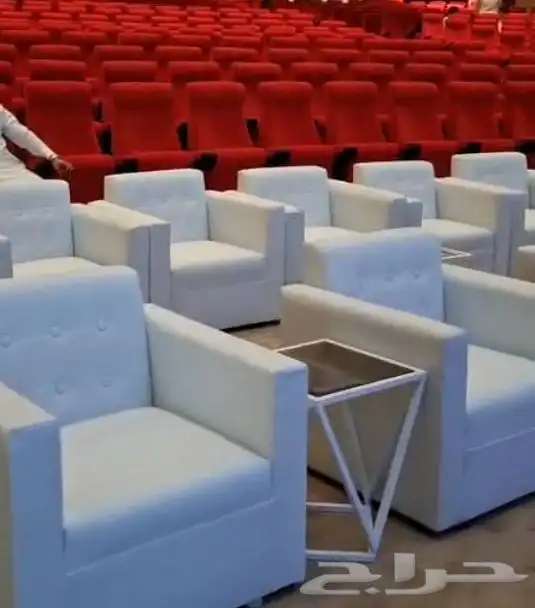 تاجير كنب ابيض كنب بيج كراسي طاولات جلسات شعبيه كوش 0