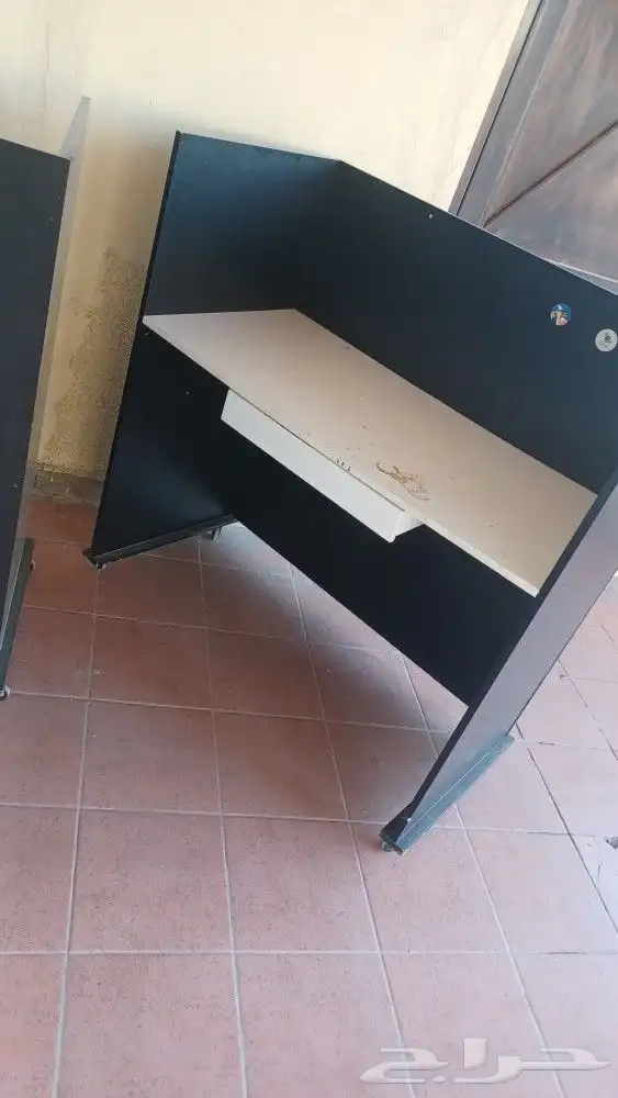 مكاتب وطبليات خشب 1