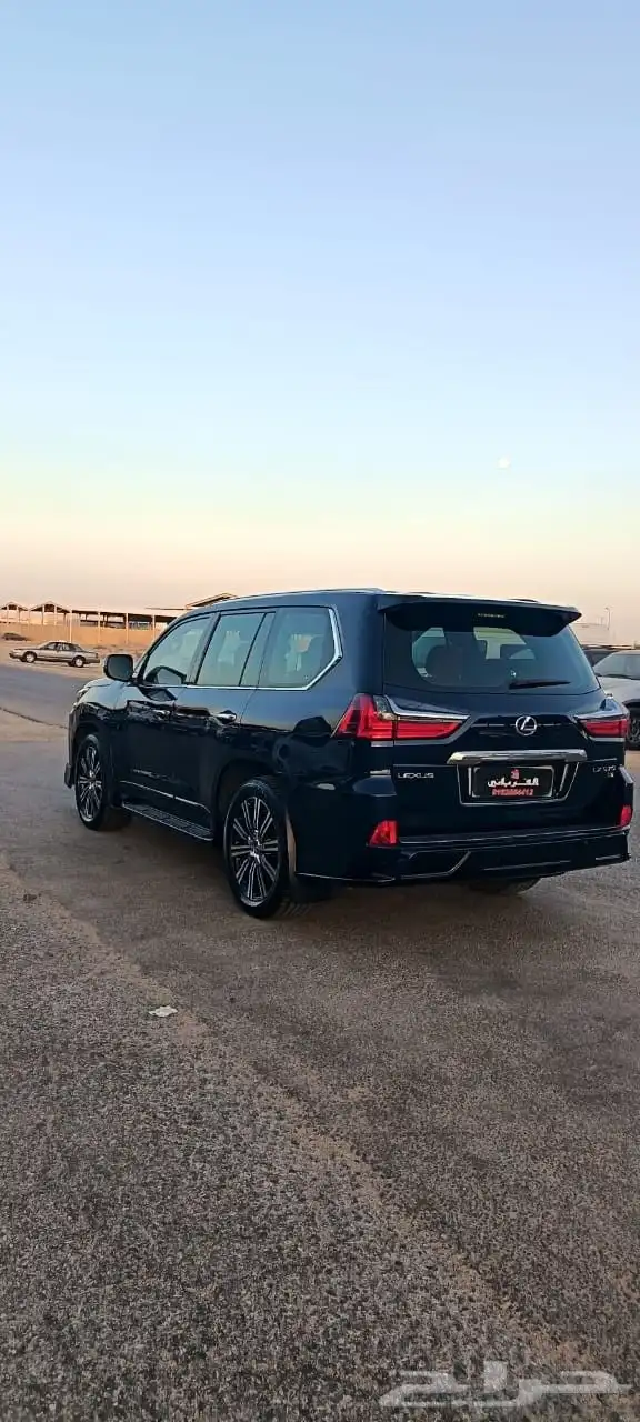 لكزس LX570 موديل 2017عداد 212الف 2