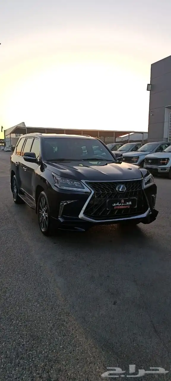 لكزس LX570 موديل 2017عداد 212الف 3