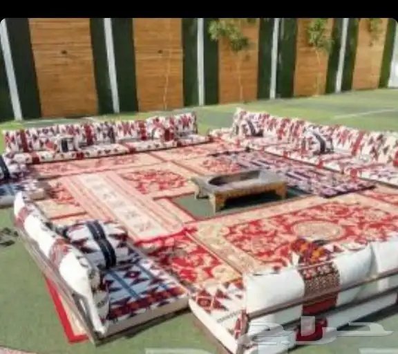 تاجير كنب ابيض كنب بيج كراسي طاولات جلسات شعبيه كوش 1