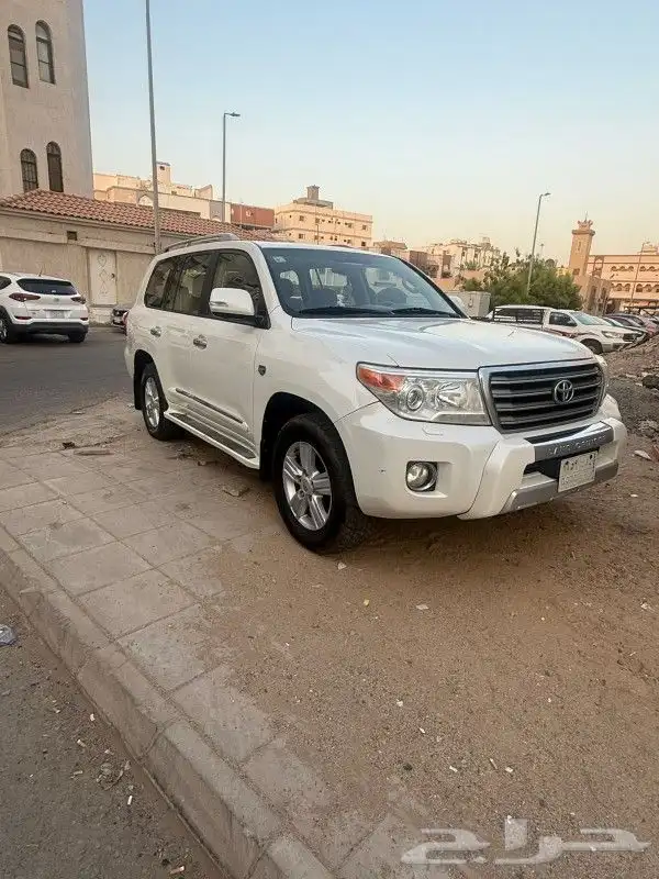 للبيع جيب جكسار2015ستيني 0