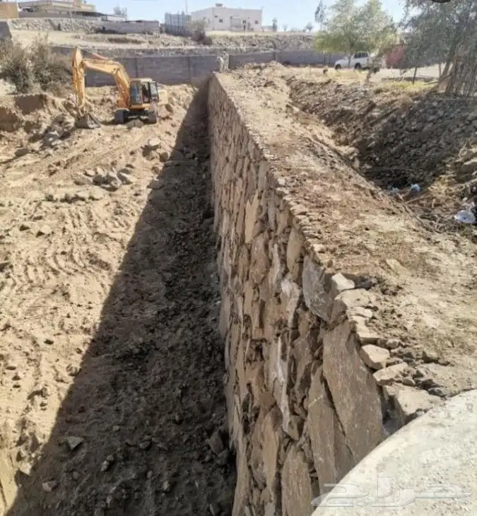 سواق بوكلين يبحث عن عمل بنا حجر وكل شي جوال 1