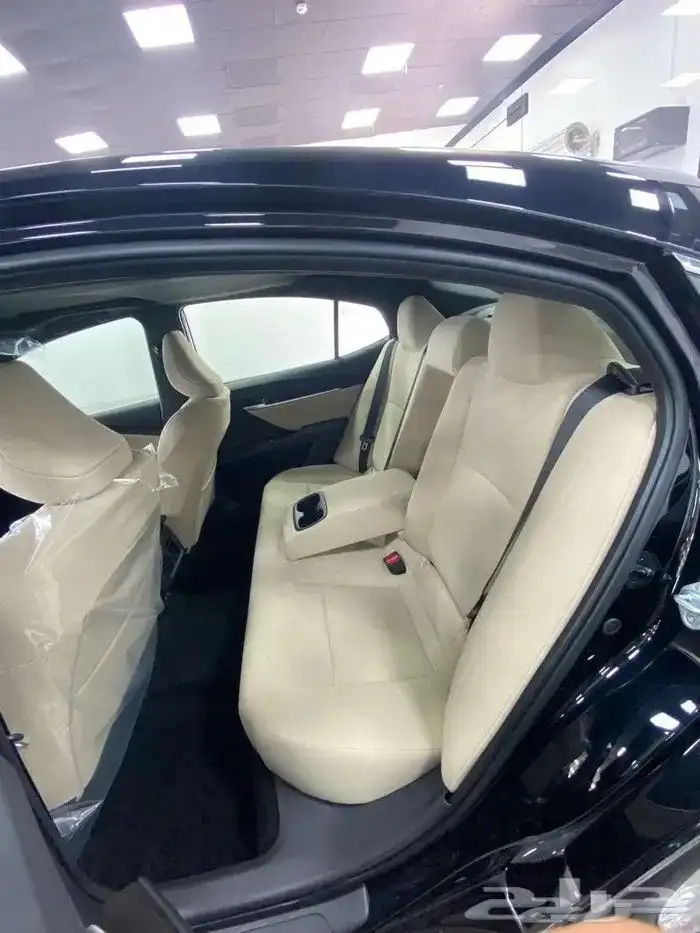 كامري LE نص فل موديل 2025 4