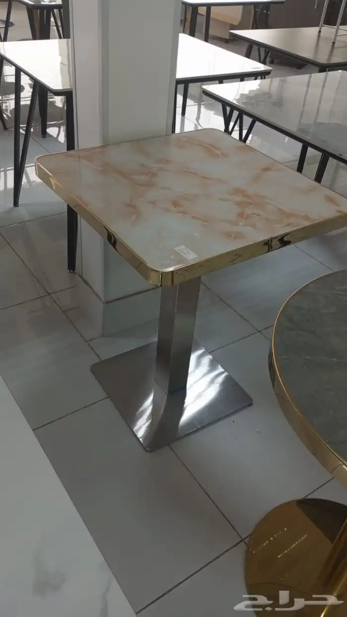 طاولات كافيه ذهبي 3