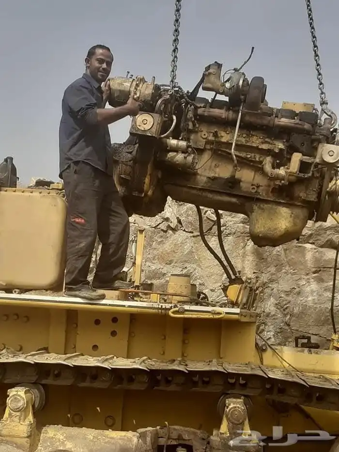 مكنيك معدات ثقيلة الاصلاح جميع المعدات وتوضيب المكاين وصلاح 1