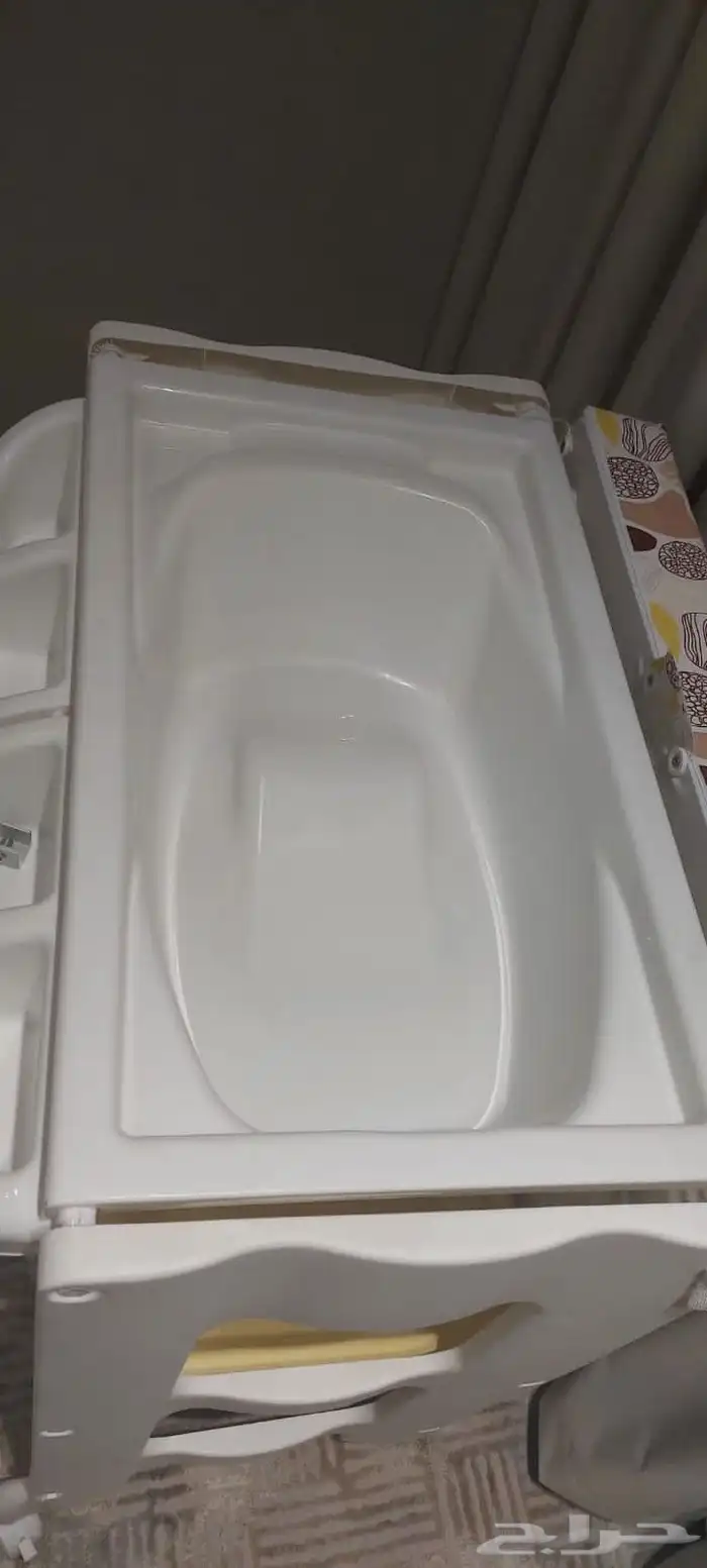 اشياء للبيع في غرفة نوم وأشياء أخرى 3