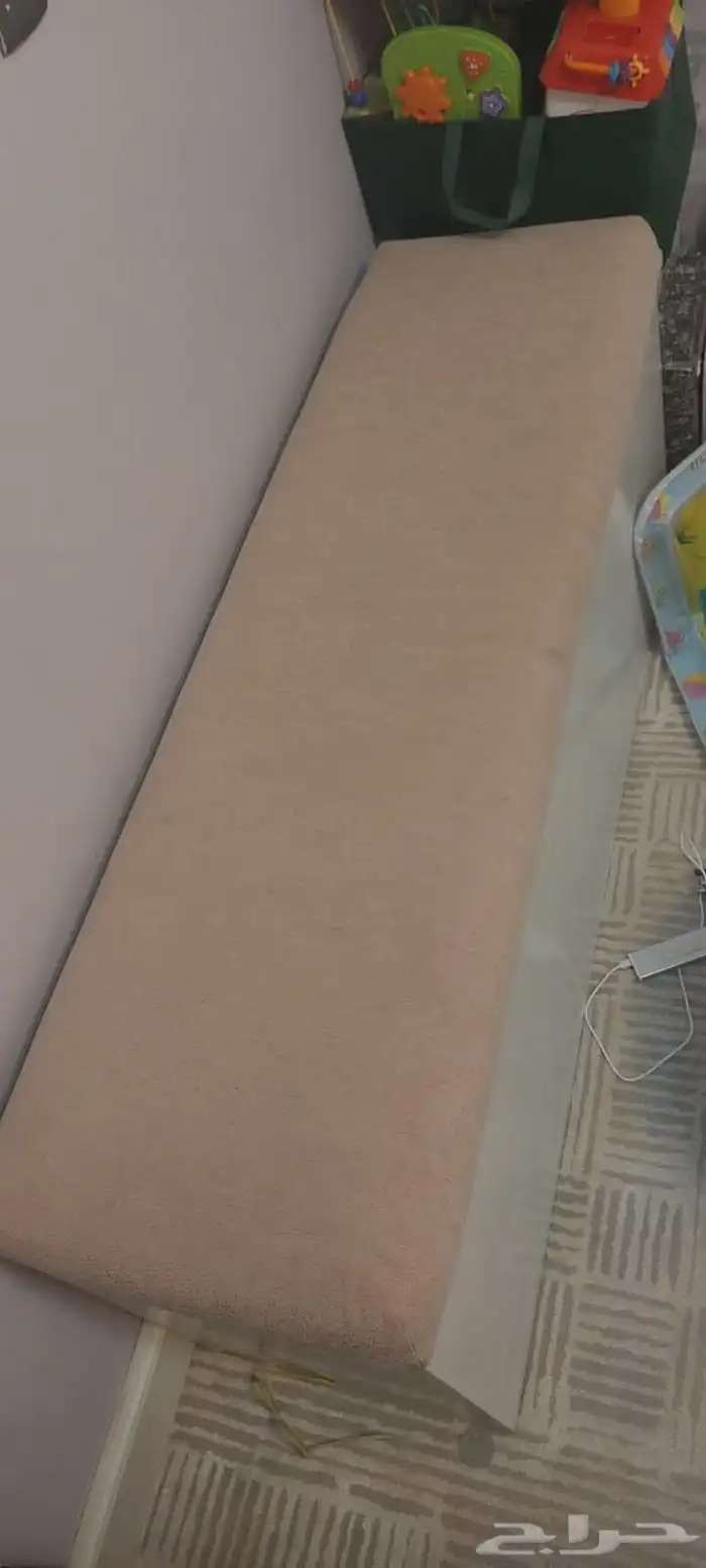 اشياء للبيع في غرفة نوم وأشياء أخرى 1