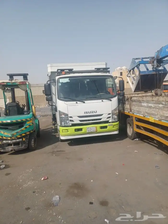 تئجير رافعه شوكيه كرينات سطحات ونشات سيزر لفت مان لفت 4