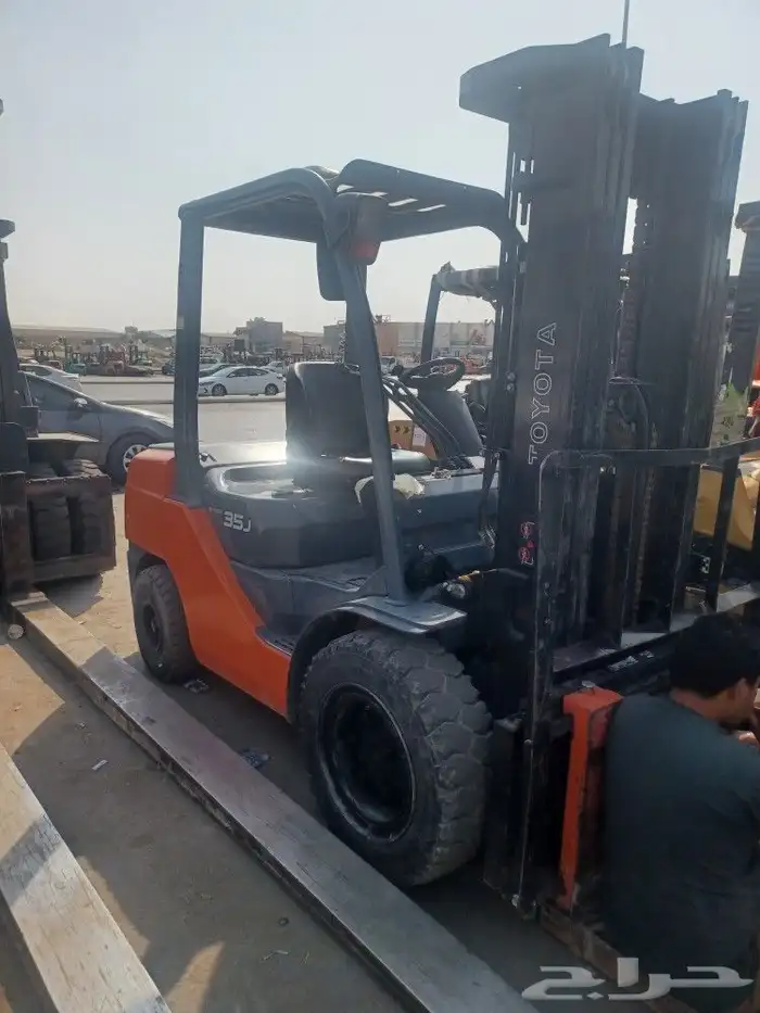 تئجير رافعه شوكيه كرينات سطحات ونشات سيزر لفت مان لفت 2