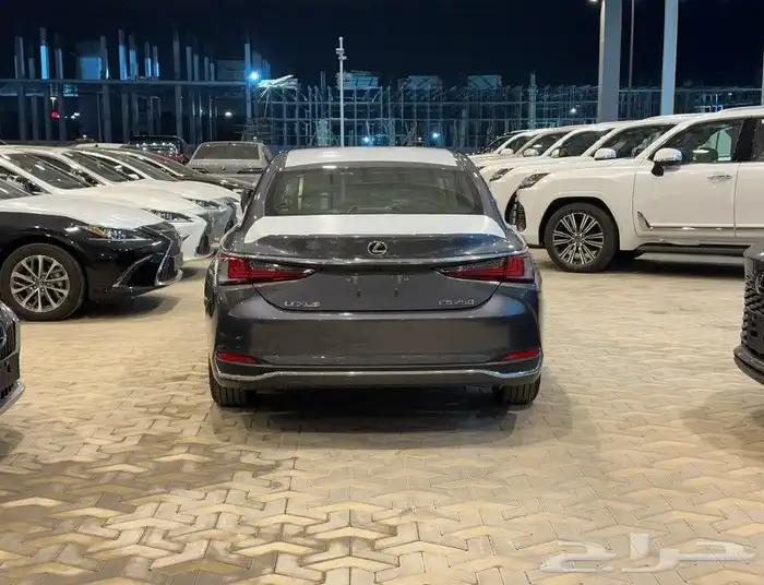 لكزس سعودي ES 2025 14